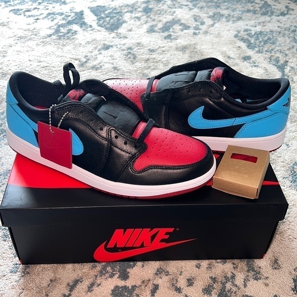Women's Air Jordan 1 Low NC to Chi size 11 - Picture 1 of 3